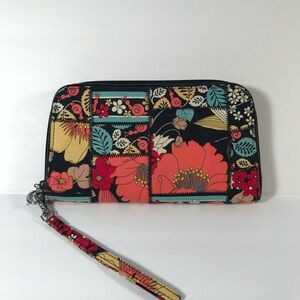 Vera Bradley Retired Happy Snails Wristlet Wallet